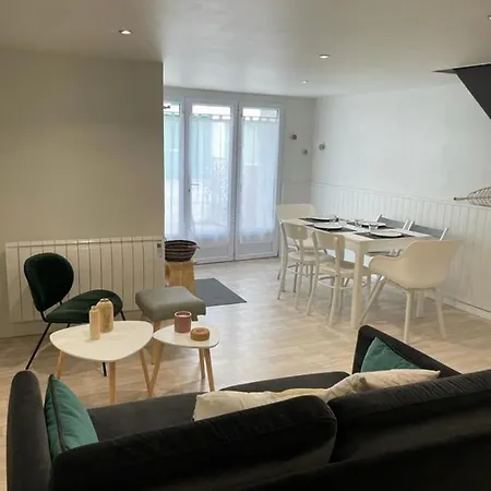 Small And Cosy Renovated House *